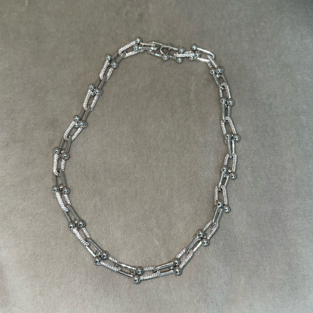 Viral Tiffany & Co Like Chain links with crystal detail necklace silver color